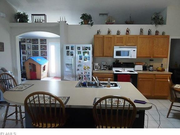 4th image of 119 NW 3rd Pl