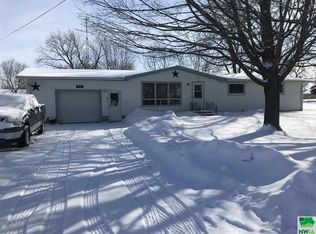 609 S Cayuga St, Pomeroy, IA 50575