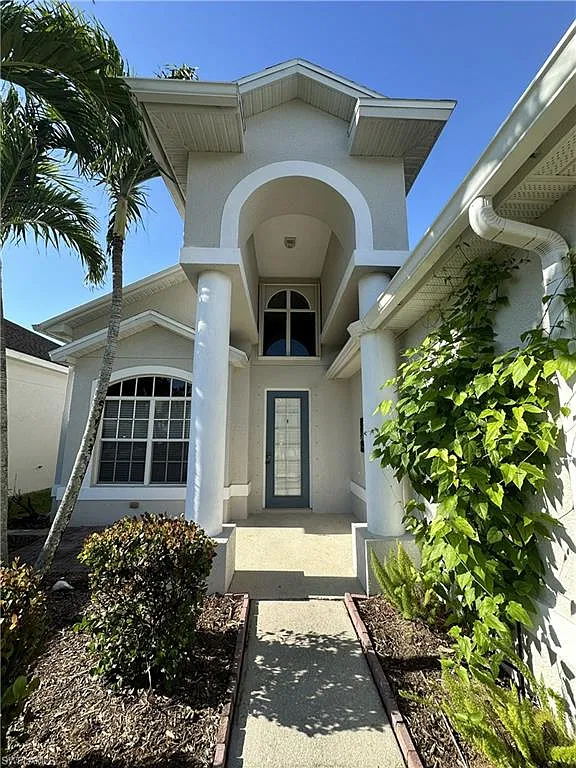 3 bed, 2.5 bath, 2329 sqft, $3,800 — Photo 1