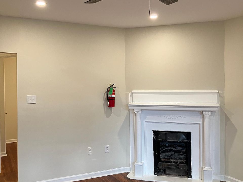 living room, non-working fireplace