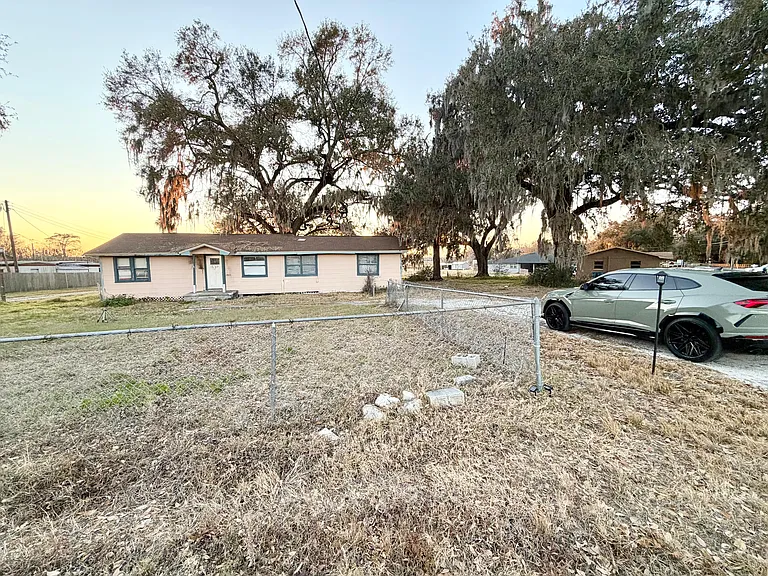 445 Longfellow Blvd — Photo 6