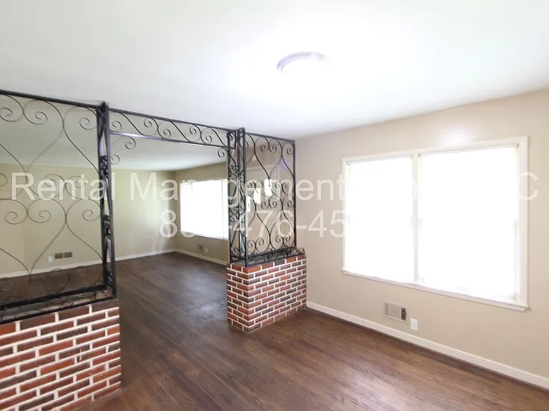 533 Jalna Rd — Photo 6