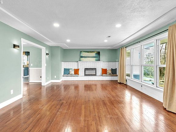 3rd image of 243 N Shepherd Road