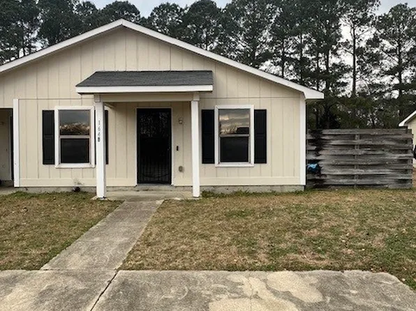 164 Eulon Loop #A & B, Raeford, NC 28376