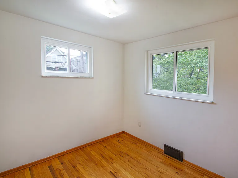 430-432 Franklin Ave — Photo 19
