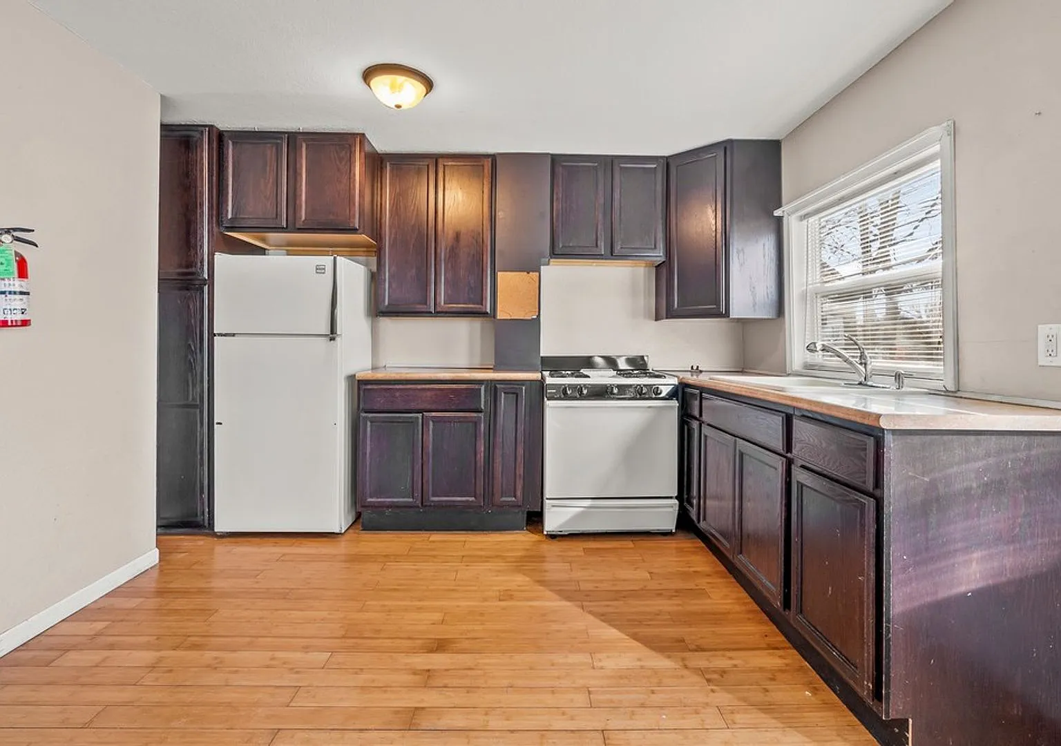 309 W 10th St - Cedar Falls — Photo 4