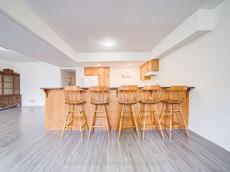 113 Oak Ave — Photo 3