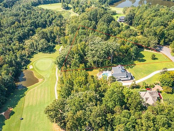 4th image of 390 Niblick Dr #7