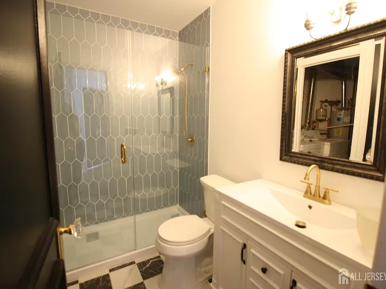 3011 Cypress Ct — Photo 6