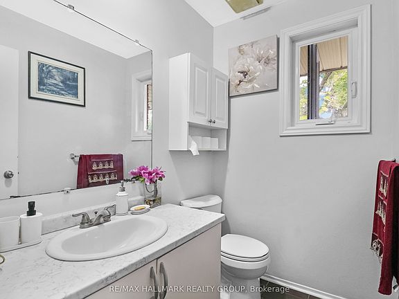 5th image of 472 Valade Cres #14