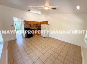 2316 Monroe St, Hollywood, FL