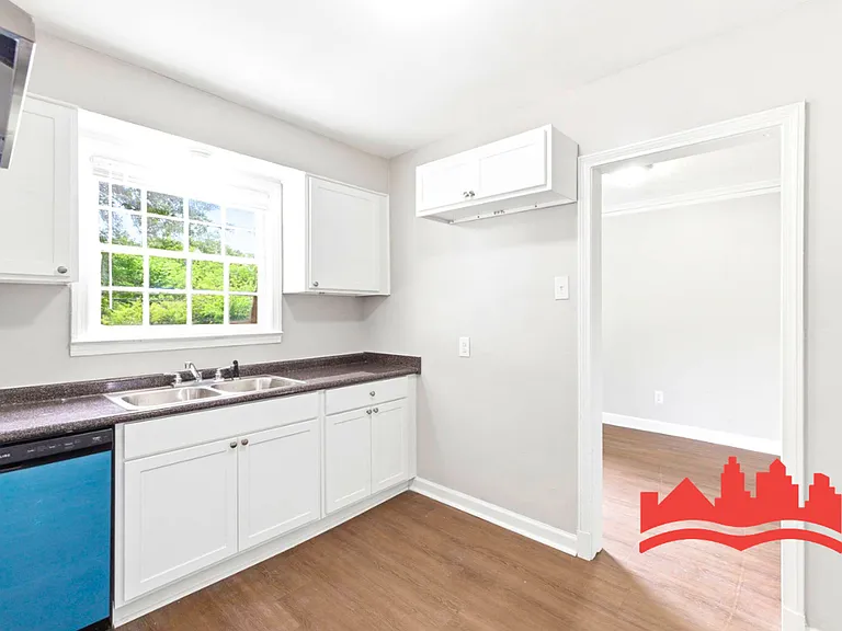 755 E McKellar Ave — Photo 16