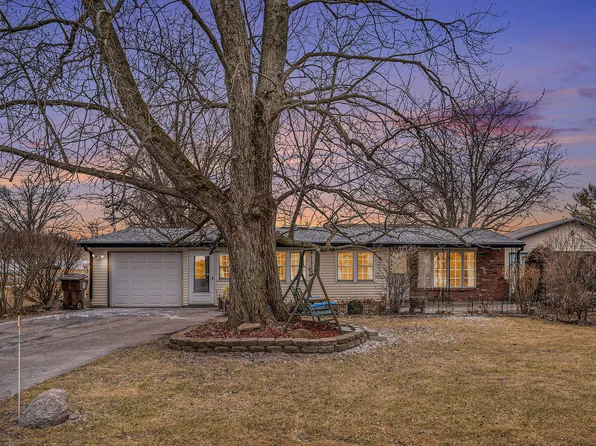 10416 Noble St, Crown Point, IN 46307