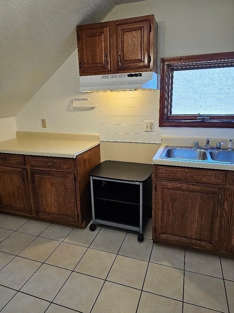 2 bed, 850 sqft, $1,500 — Photo 2