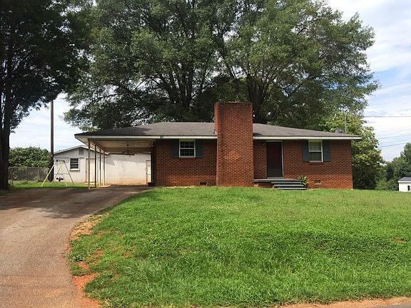 3rd image of 644 Overhill Dr