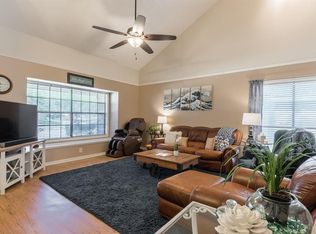 102 Leafbrook Ct, Spring, TX 77379