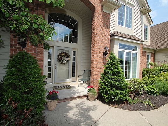 4th image of 20 Sunberry Dr