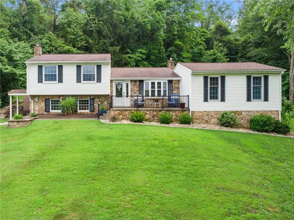 128 Honey Suckle Ln, Greensburg, PA 15601