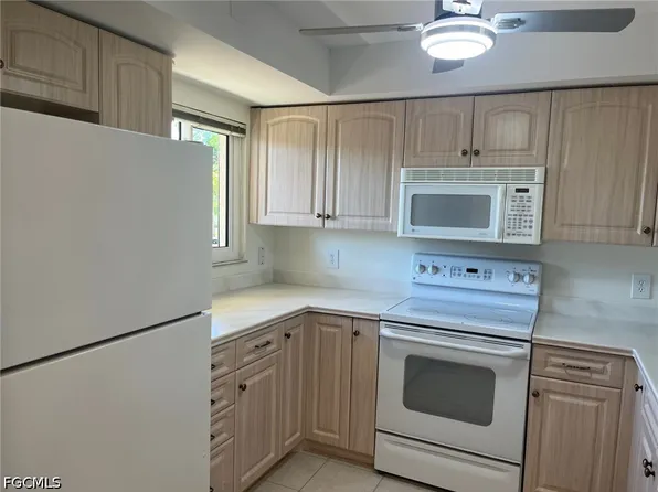 7402 Lake Breeze Dr APT 202, Fort Myers, FL 33907