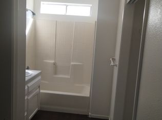 5702 W Vartikian Ave, Fresno, CA 93722