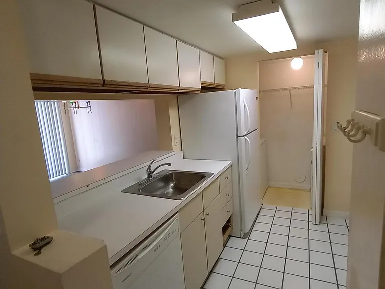9901 Westview Dr #334 — Photo 7