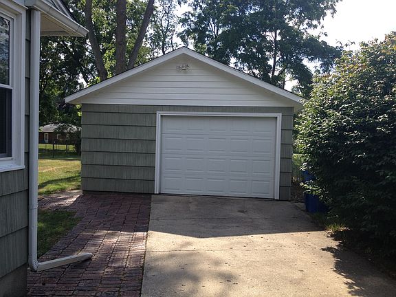 2nd image of 1319 Seemore Ave