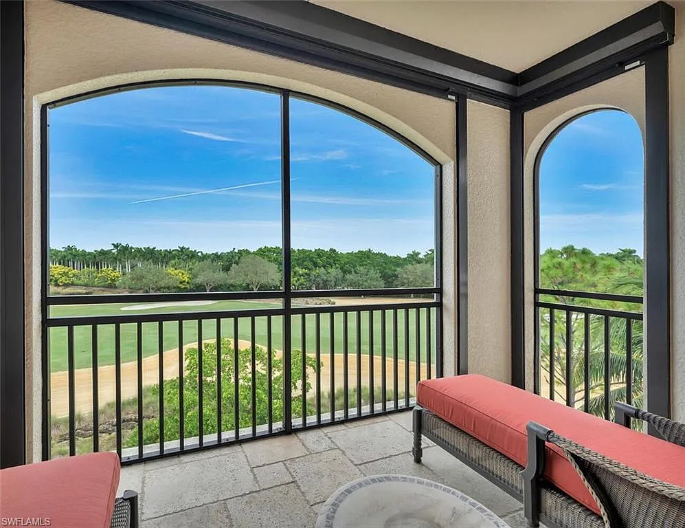 3 bed, 3.5 bath, 2950 sqft, $26,000 — Photo 2