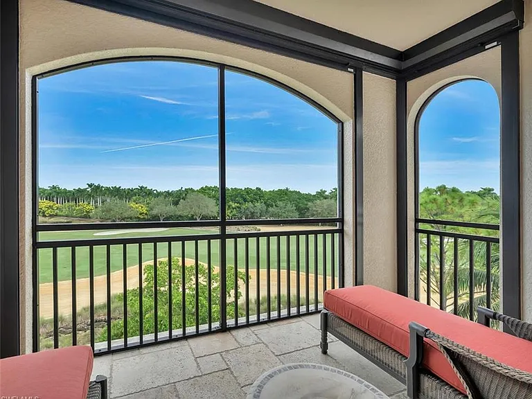 2543 Marquesa Royale Ln #Penthouse 301 — Photo 2