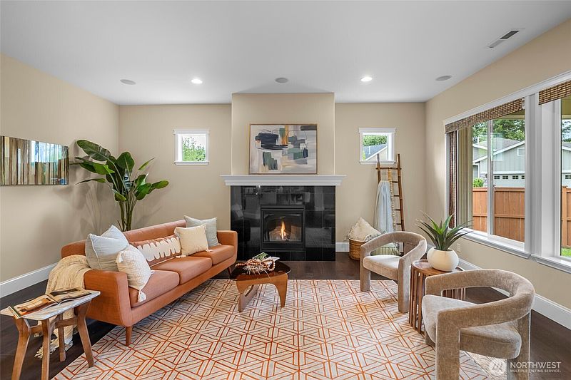 5th image of 4826 Meriwood Drive NE