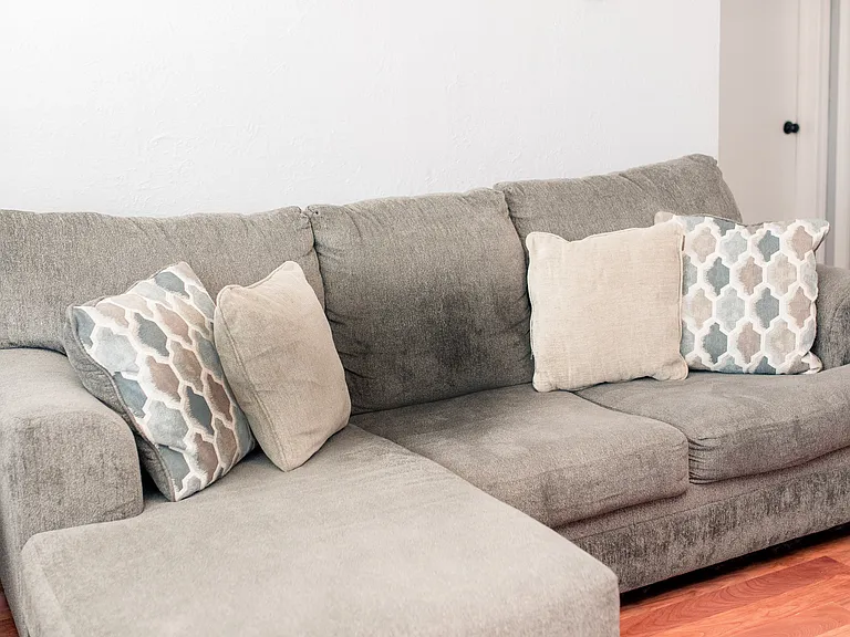 1324 Little Bay Ave #3 — Photo 2