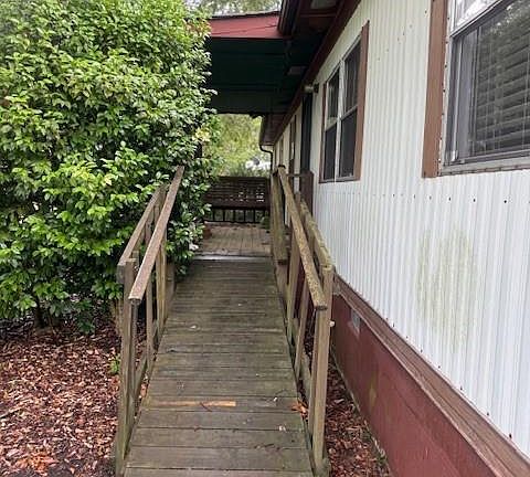 2nd image of 313 Hillside Ct