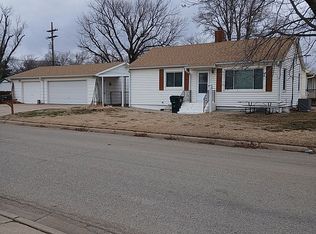 519 E Taylor St, Lyons, KS 67554