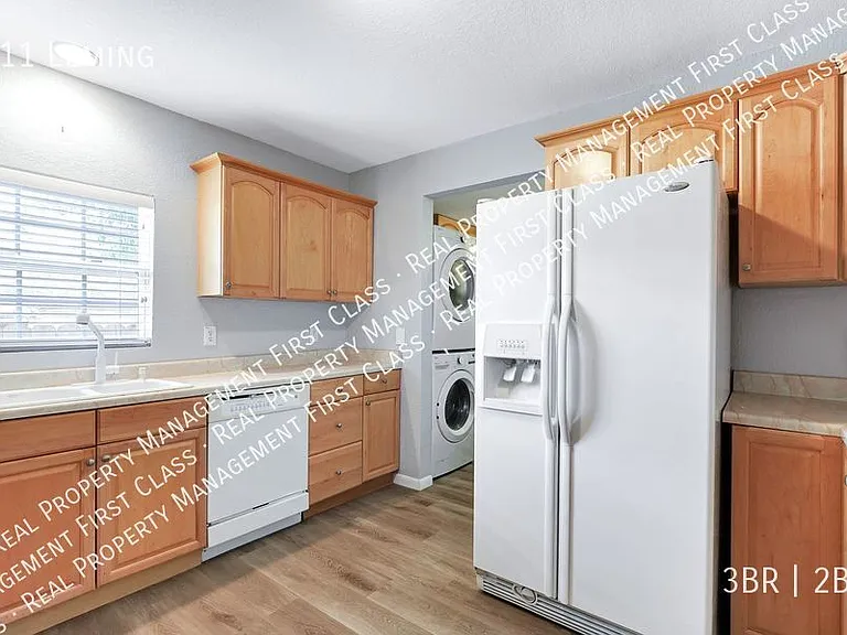 211 Leming Dr — Photo 10