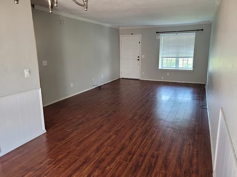 11327 N May Ave #B — Photo 3