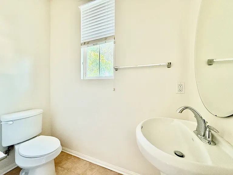 downstairs 1/2 bath