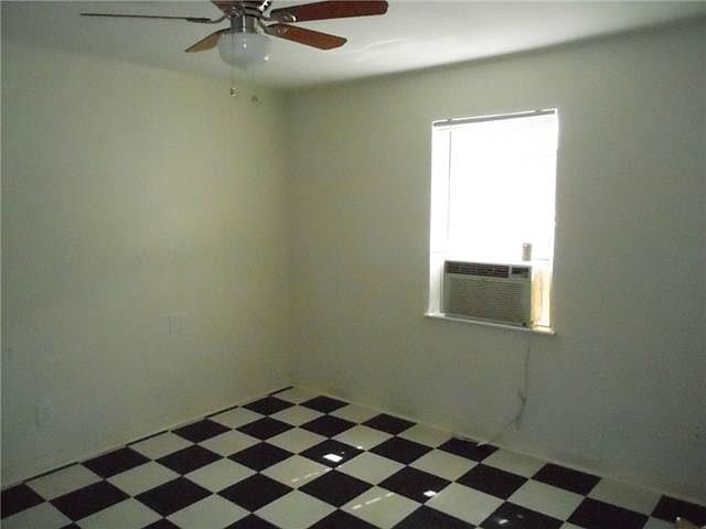 2nd image of 1161 Eastfield Ave APT A