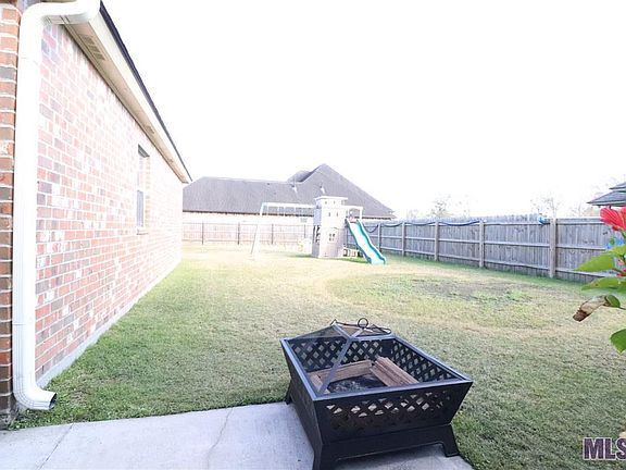 4th image of 14089 W Creek Dr