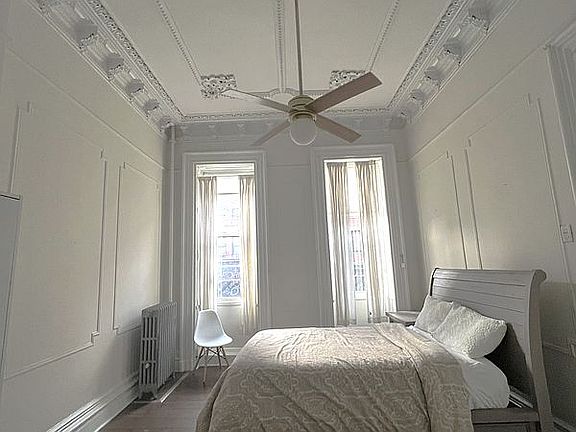 5th image of 549 Henry St #1