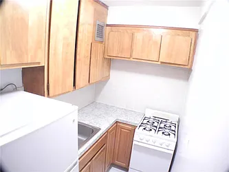 Rented by R New York