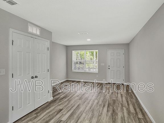 4th image of 716 Phelps St