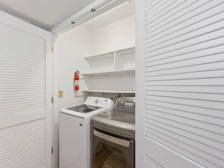 325 E 8th St #5 — Photo 18