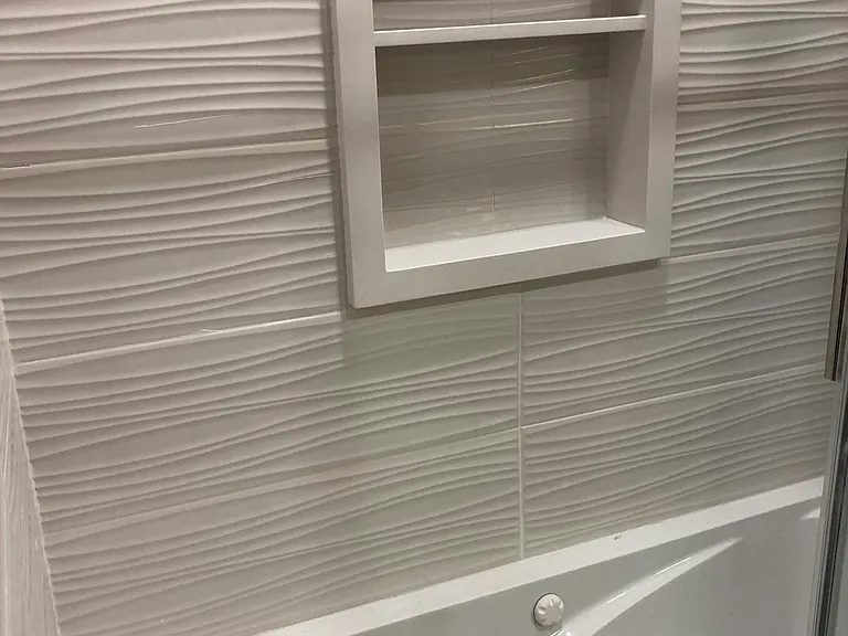 Jetted jacuzzi tub in master no. 2
