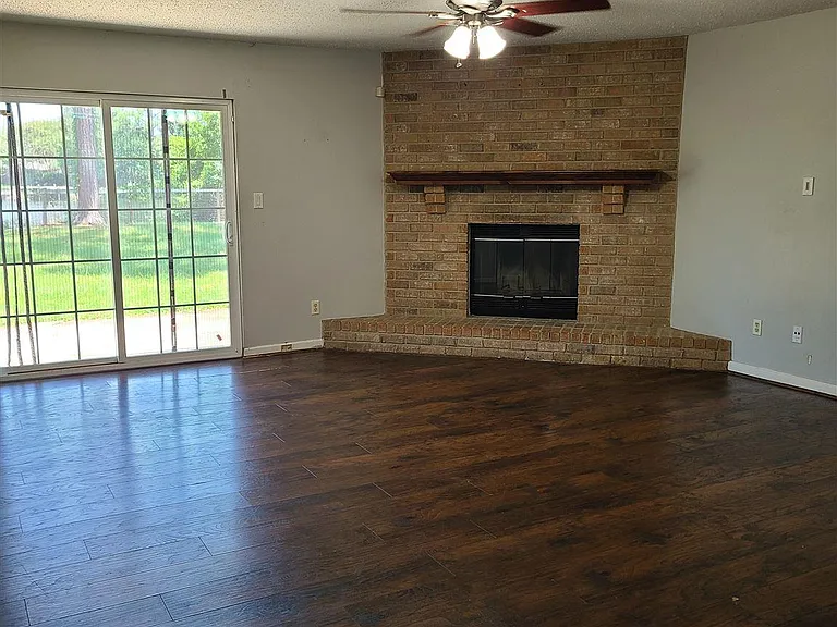 9024 Caribbean Dr — Photo 2