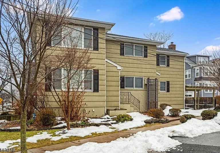 35 Field Rd #2 — Photo 1