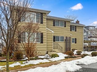 35 Field Rd FLOOR 2, Maplewood, NJ 07040