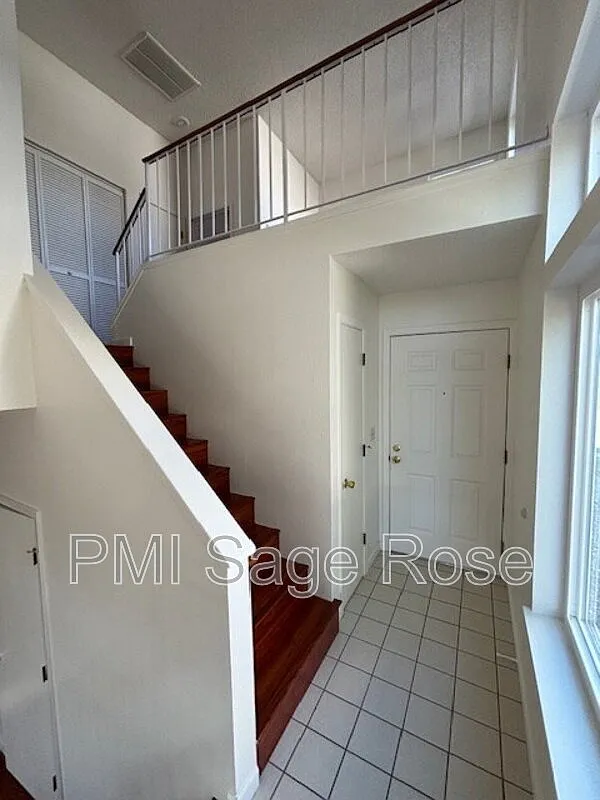 2 bed, 2.5 bath, 1300 sqft, $2,150 — Photo 3