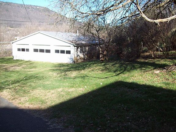 3rd image of 8338 Sanderson Dr