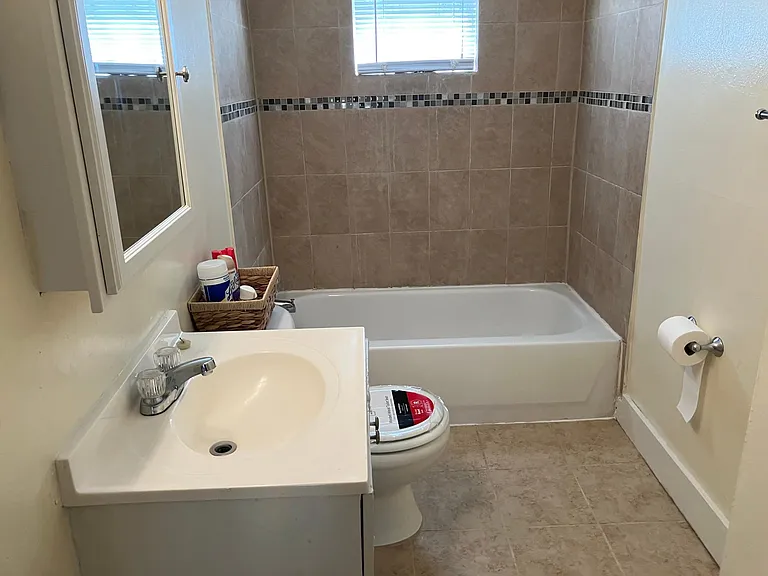 1217 Cleveland St — Photo 9