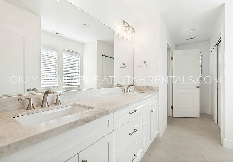 960 N Eastview Dr — Photo 21
