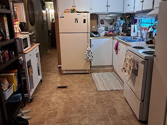 4th image of 310 3rd St